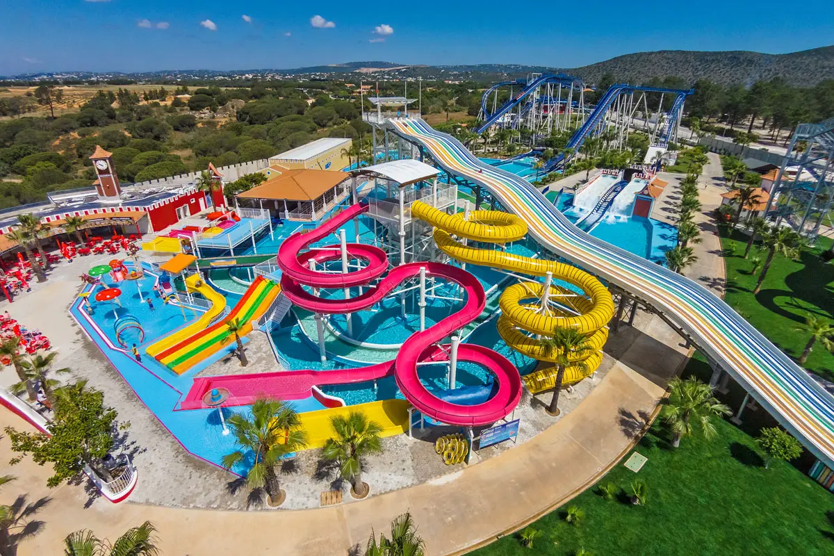 Conheça tudo sobre aquaparques em Portugal